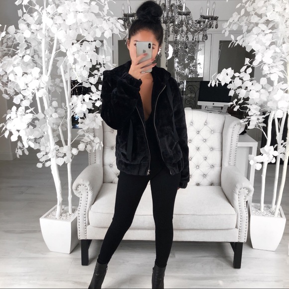 BEAR— in Black - Picture 3 of 8